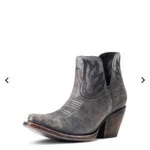 Brand NEW Ariat booties- black distressed